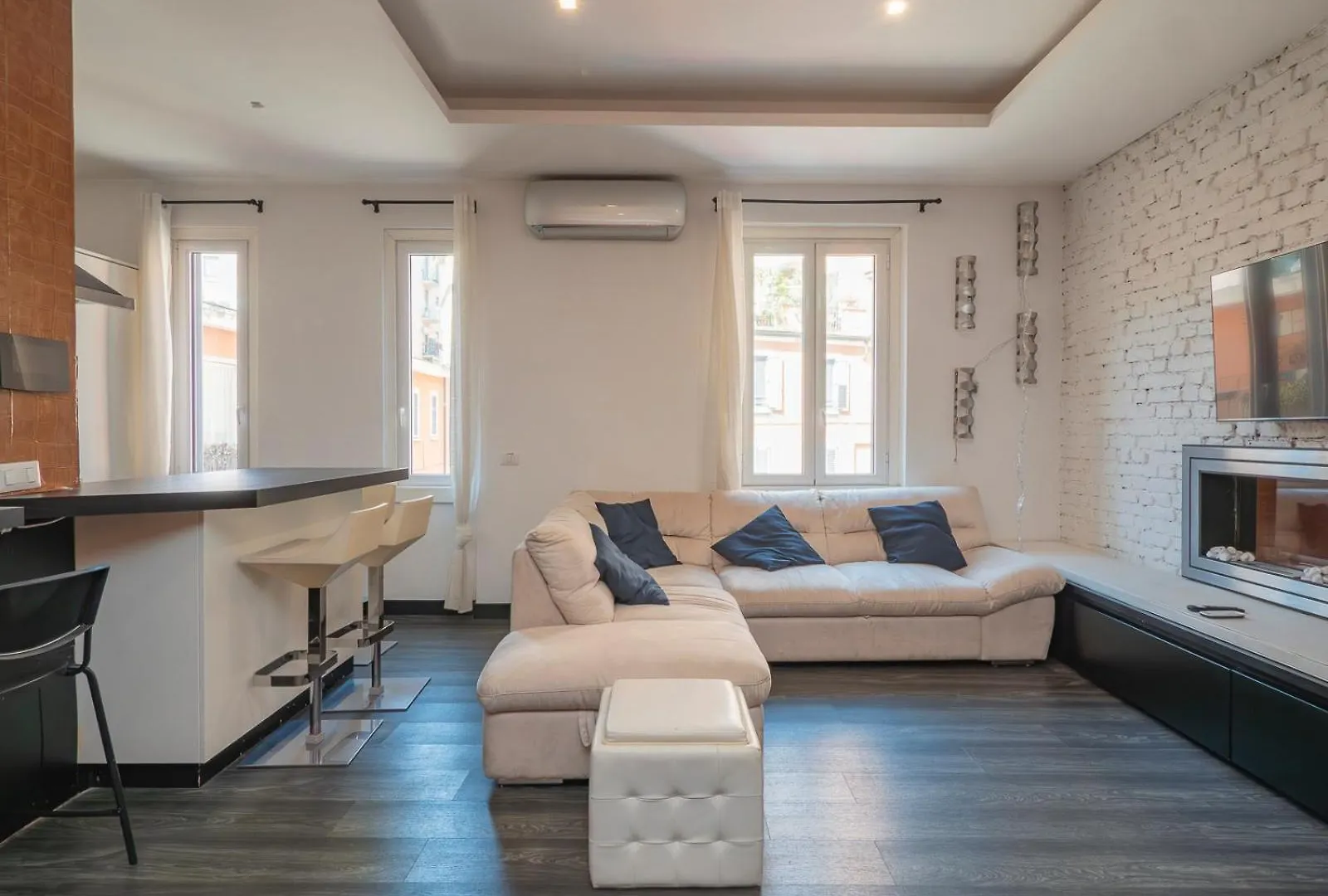 Xenia Apartments - Spacious Four-Room Apartment In Moscova Milano 0*,  Italien