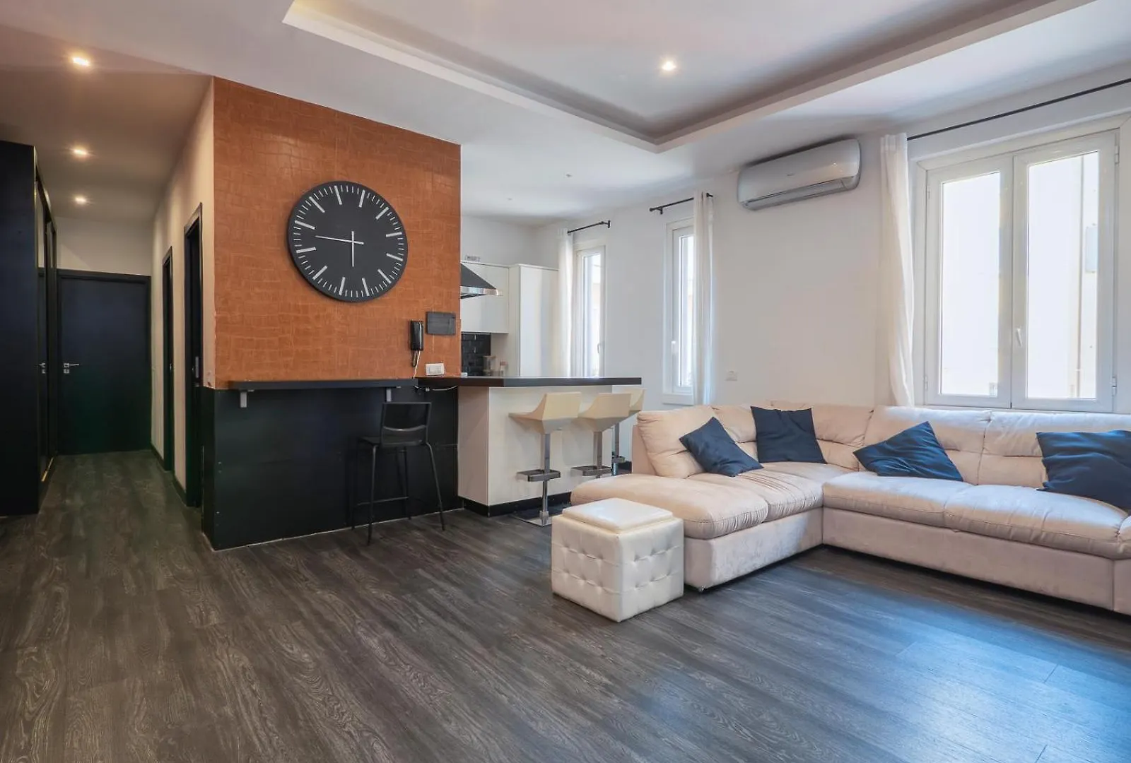 Xenia Apartments - Spacious Four-Room Apartment In Moscova Milan