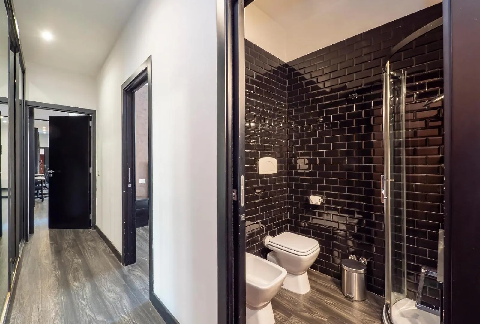 Xenia Apartments - Spacious Four-Room Apartment In Moscova Milan