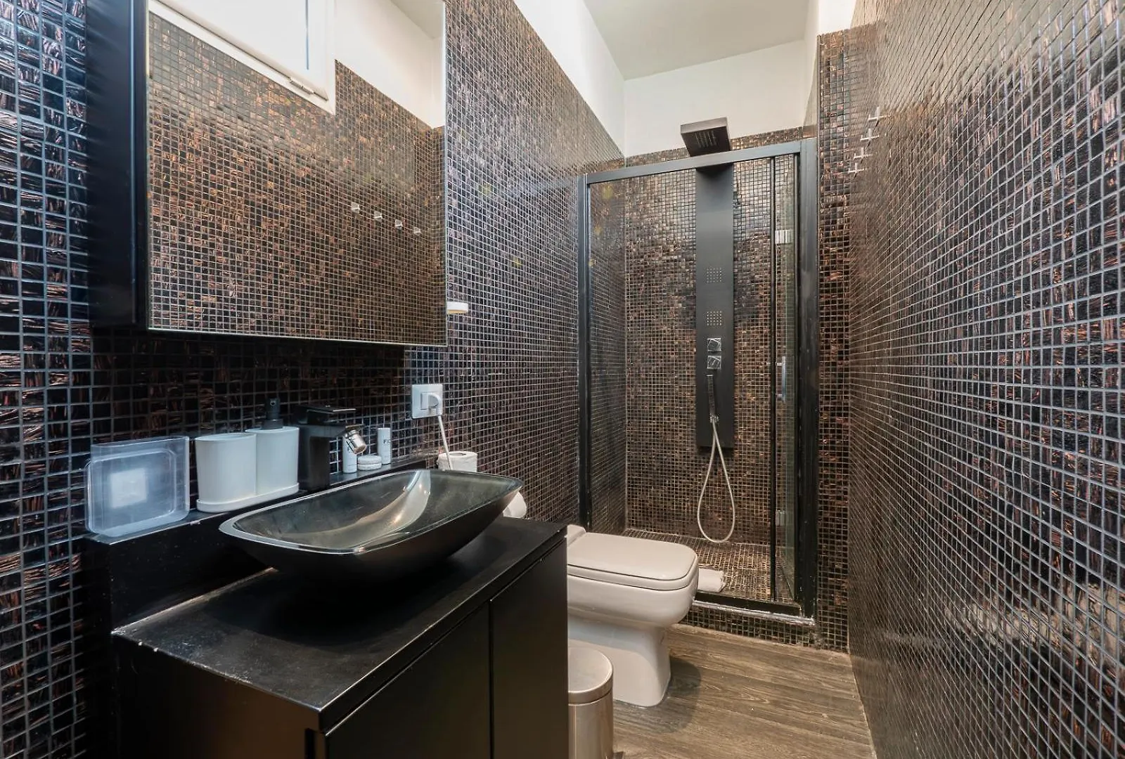 Xenia Apartments - Spacious Four-Room Apartment In Moscova Milan Italie